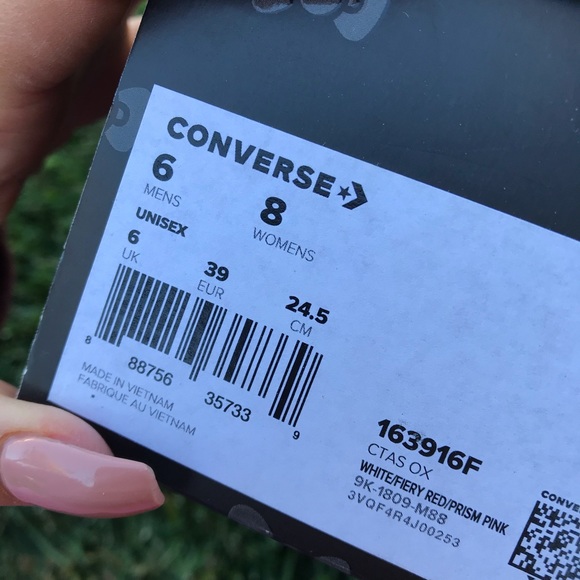 NWB ❤️ CONVERSE x HELLO KITTY ALLSTAR LOWTOP - Picture 4 of 8